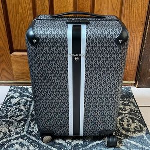 Michael Kors Black / Silver SM Hardcase Trolley